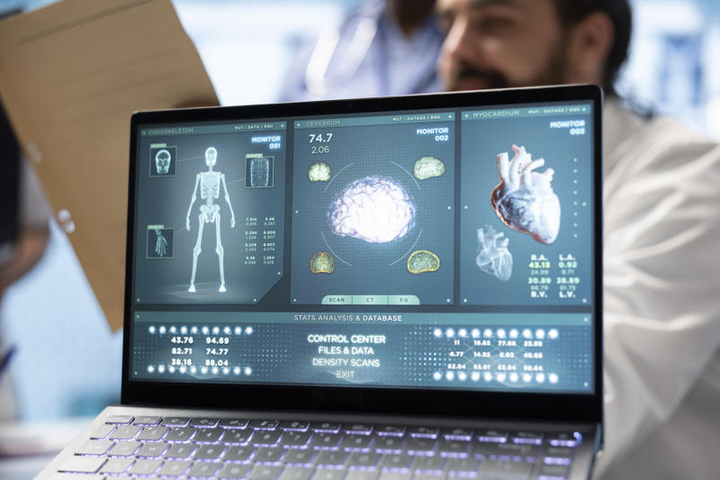 hospital staff examine cardiovascular x ray results discuss treatment option 800x533